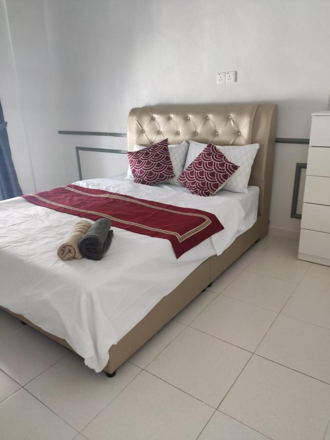 Rantau Panjang Private Pool Cassa Dinies, Wifi , Bbq,10 Pax 빌라 외부 사진