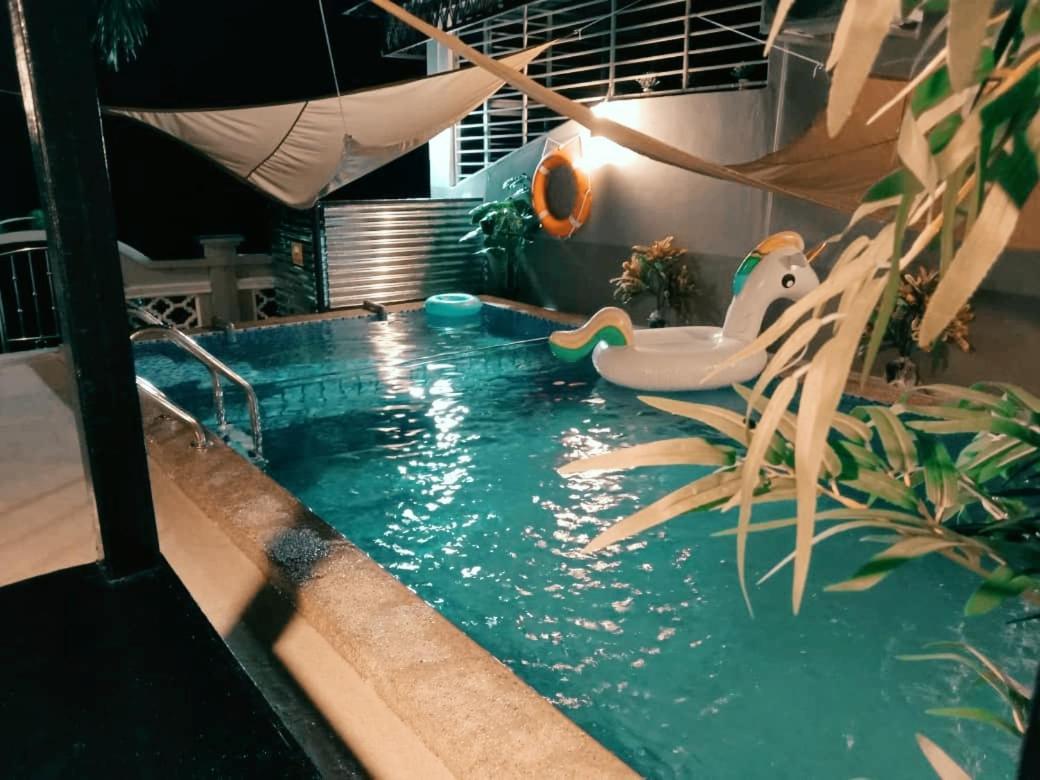 Rantau Panjang Private Pool Cassa Dinies, Wifi , Bbq,10 Pax 빌라 외부 사진