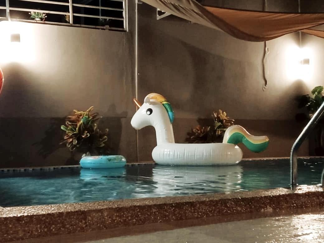 Rantau Panjang Private Pool Cassa Dinies, Wifi , Bbq,10 Pax 빌라 외부 사진