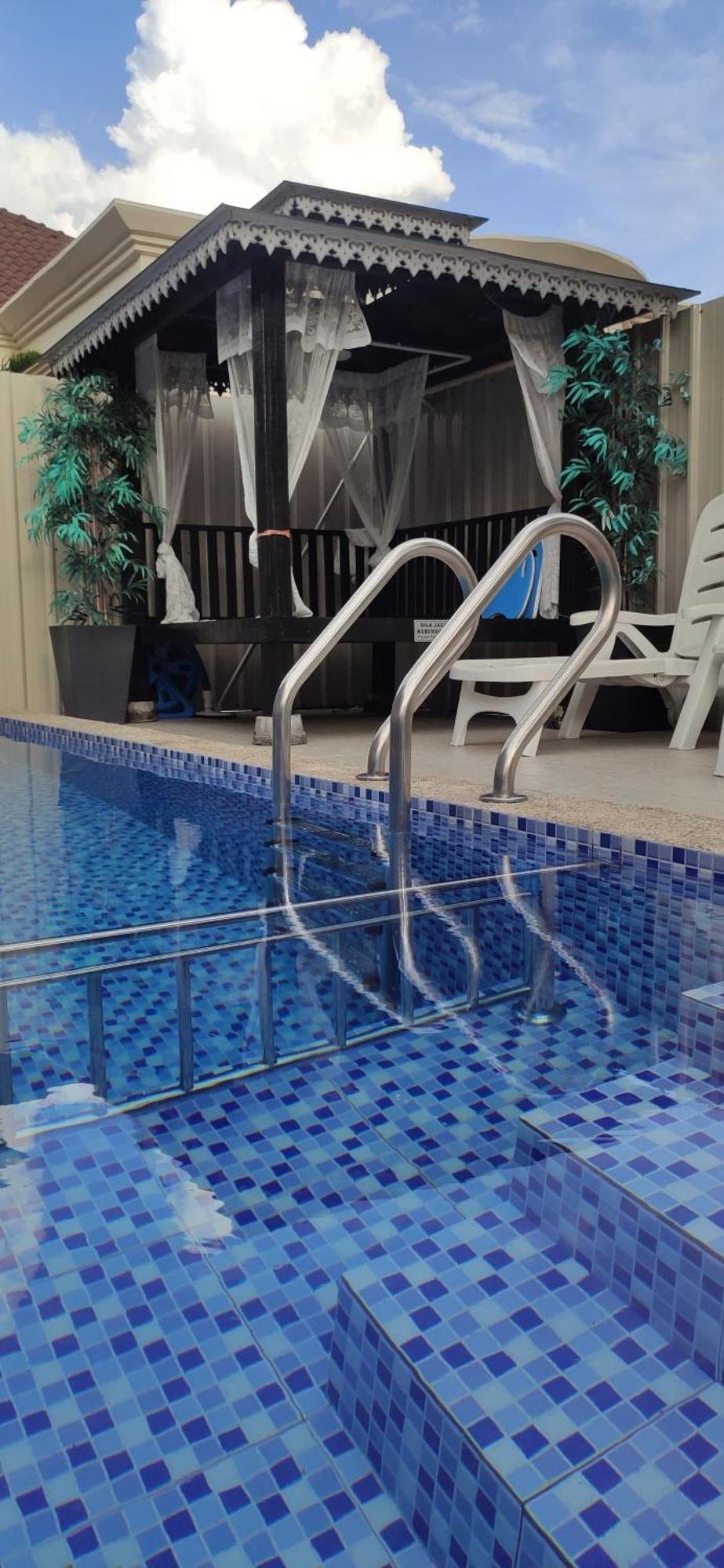 Rantau Panjang Private Pool Cassa Dinies, Wifi , Bbq,10 Pax 빌라 외부 사진