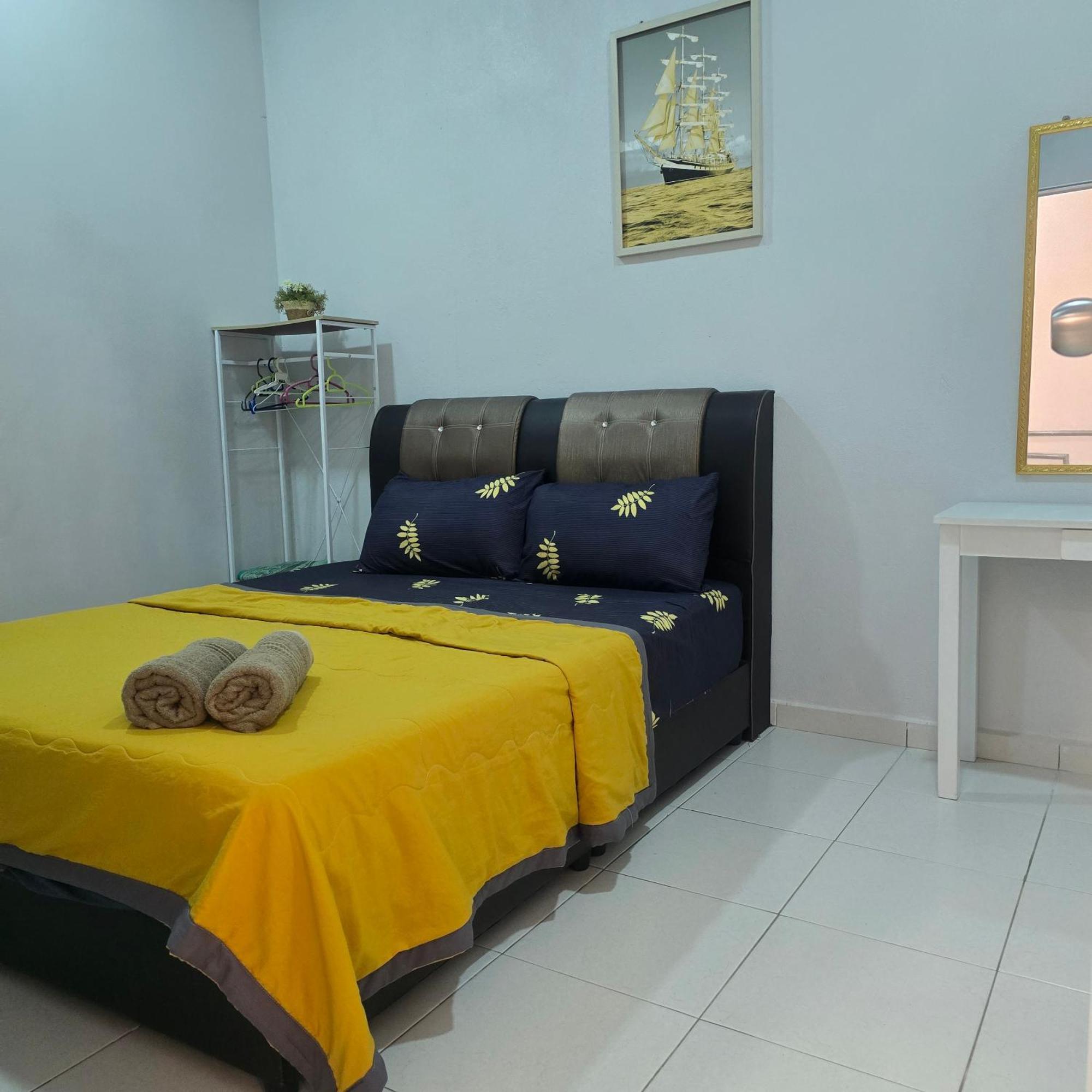 Rantau Panjang Private Pool Cassa Dinies, Wifi , Bbq,10 Pax 빌라 외부 사진